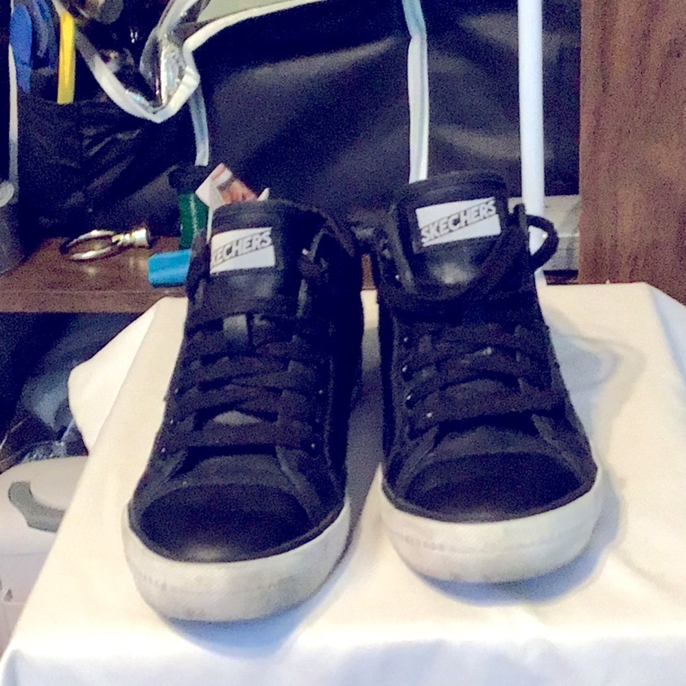 black l Black leather uppers sneakers